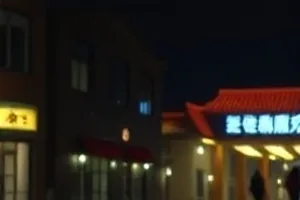 手艺人列传封面：木工坊里的刨子与木屑